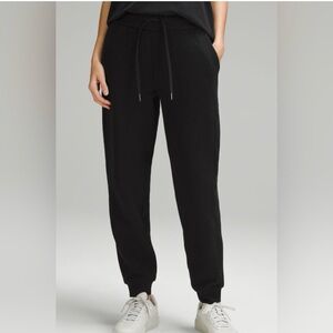 Women's  Bundle of 3 Lululemon Scuba Jogger Size 6